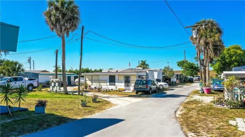 17 Unit Waterfront RV Park For Sale in Okeechobee, FL $395,000